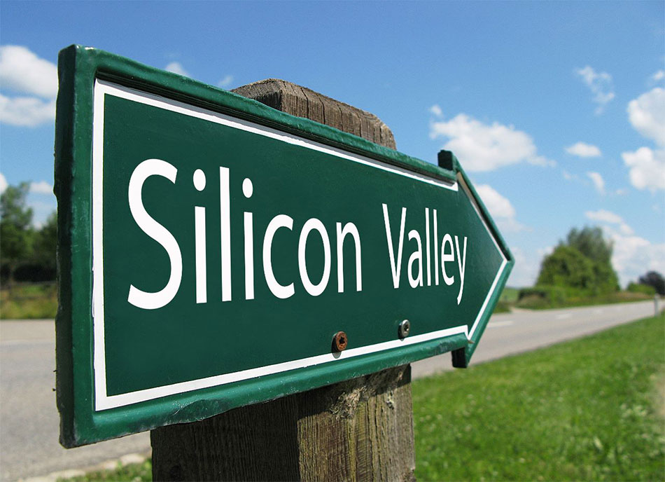 Silicon-Valley-Schild entlang einer Lanndstraße